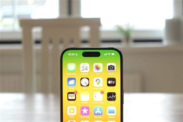 iPhone 15 Pro Max升级怪兽级大底！快追上小米13 Ultra了