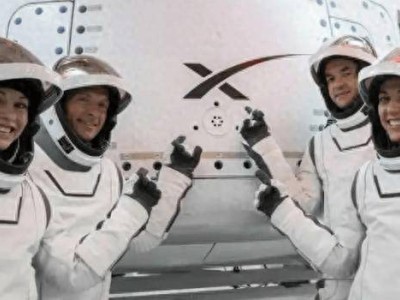 私人太空行走时代来临？SpaceX确认26日凌晨发射，人类探索新篇章！