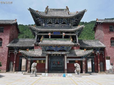 山西因黑神话悟空出圈的城市,不仅开放超难进的铁佛寺,还有免费大巴