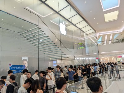 新机狂潮！iPhone 16今日正式发售，你抢到了吗？