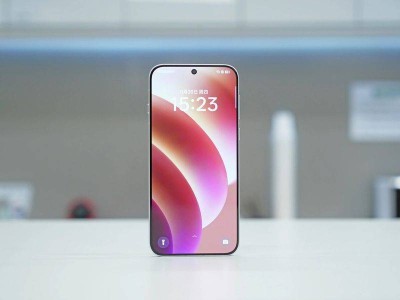 OPPO Find X8手机正面曝光：四等边设计，颜值新高度？