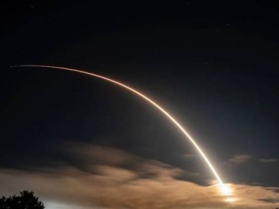 SpaceX达成里程碑：第400枚猎鹰9号升空，手机卫星星座即将建成！