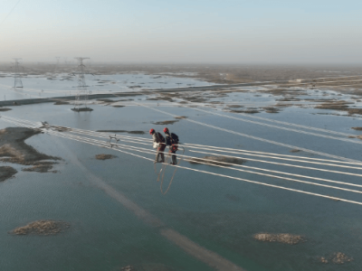 我国沙漠线路最长750千伏工程投运，穿越塔克拉玛干超90%线路