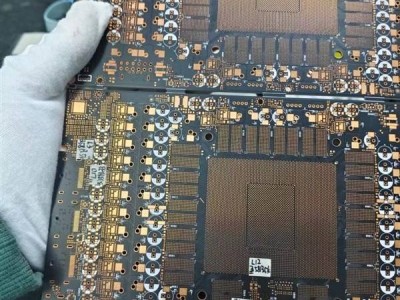 RTX 5090显卡PCB谍照流出，疑似已进入试产阶段