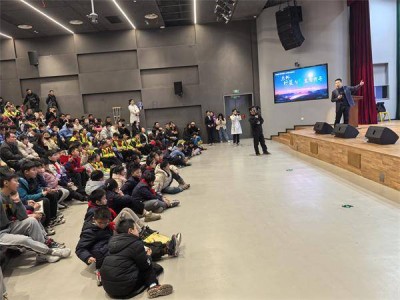 合肥红星路小学学子探索宇宙奥秘，系外行星讲座点燃科学梦