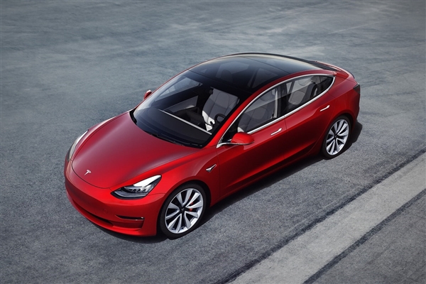 特斯拉：Model 3/Y电池设计寿命超32万公里 跑满仅损失15%的容量