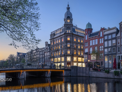 欧洲最大蔚来中心在荷兰阿姆斯特丹开业，年销10万辆或启动欧洲本土生产