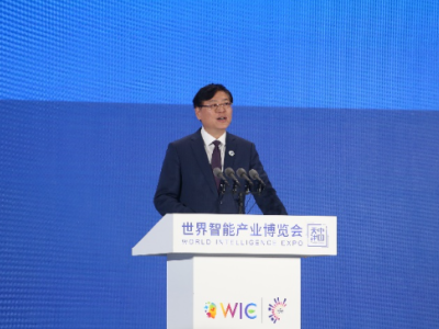 联想CEO杨元庆：人工智能助力中国制造智能化绿色化