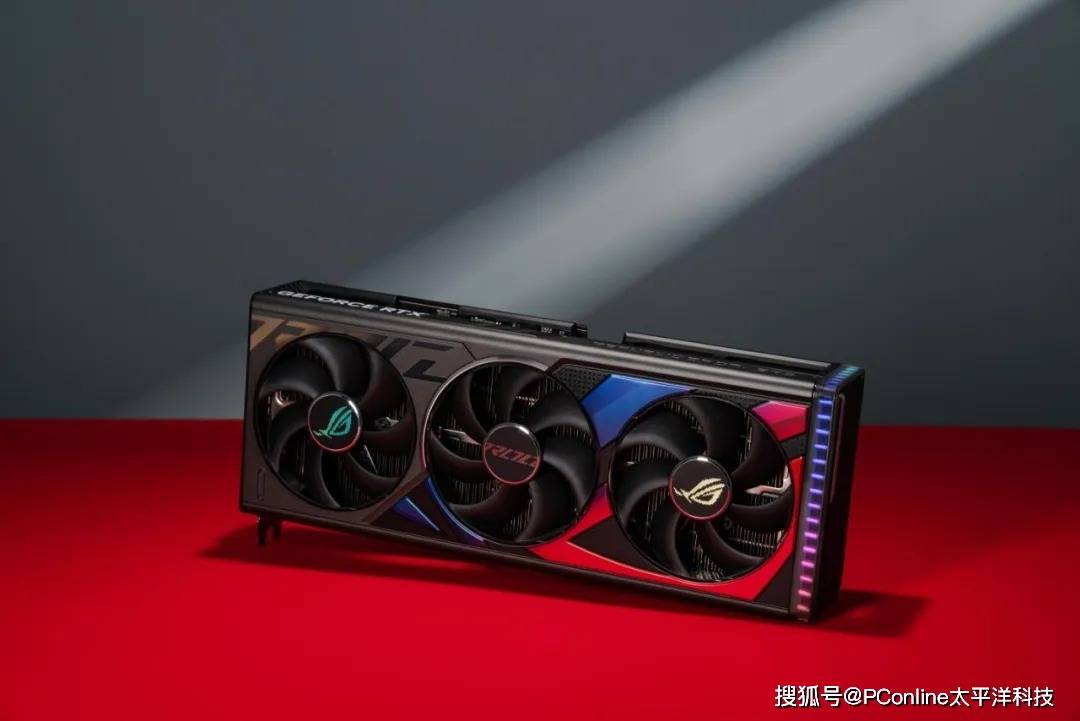 ROG STRIX RTX 4080 SUPER 显卡