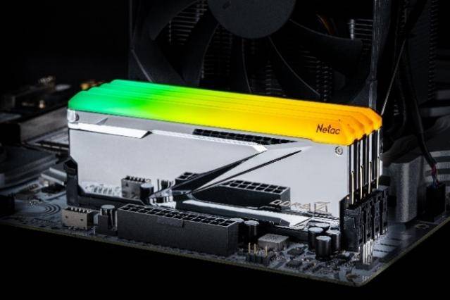 朗科Z RGB DDR-7200 16GB*2产品图