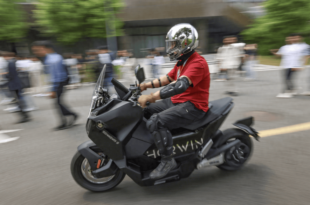 电动摩托车