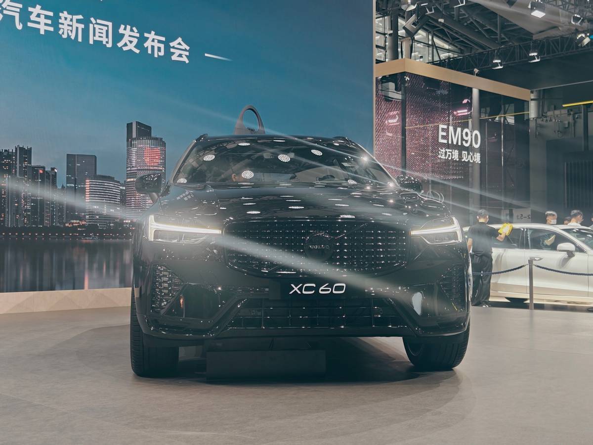 沃尔沃XC60极夜黑版内饰