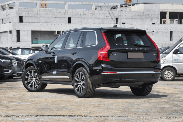 2025款沃尔沃XC90车尾图