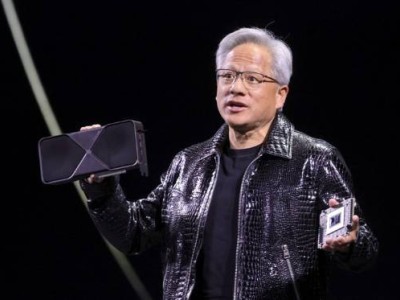 英伟达CEO皮衣价值6万，网友：能买4张RTX 5090显卡了？