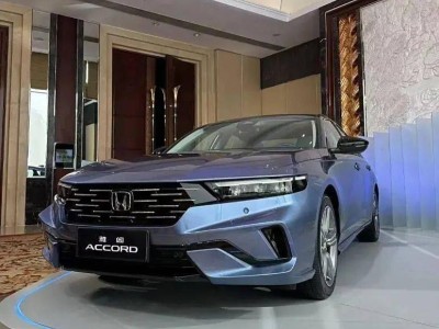 近5米车长新中型轿车来袭，1.5T+CVT，能否撼动帕萨特迈腾地位？