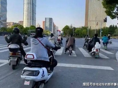 2025年电动车新规：三类车禁上牌，两类车限上路，购车需谨慎！