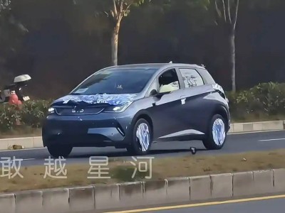 新款比亚迪海豚曝光：车身加长130mm，外观内饰有哪些新变化？